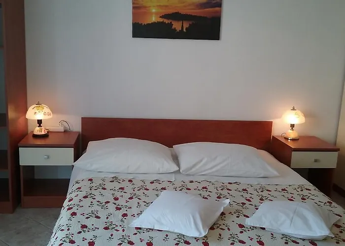 Jadrijevic Brne Apartamento Primošten